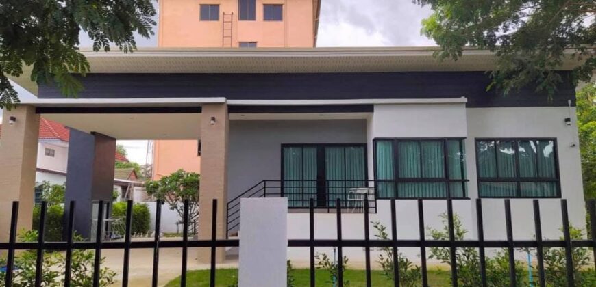 บ้านสไตล์โมเดิร์น เนื้อที่กว้าง ต.หนองผึ้ง อ.สารภี ใกล้แยกกองทราย ถนนเส้นต้นยาง