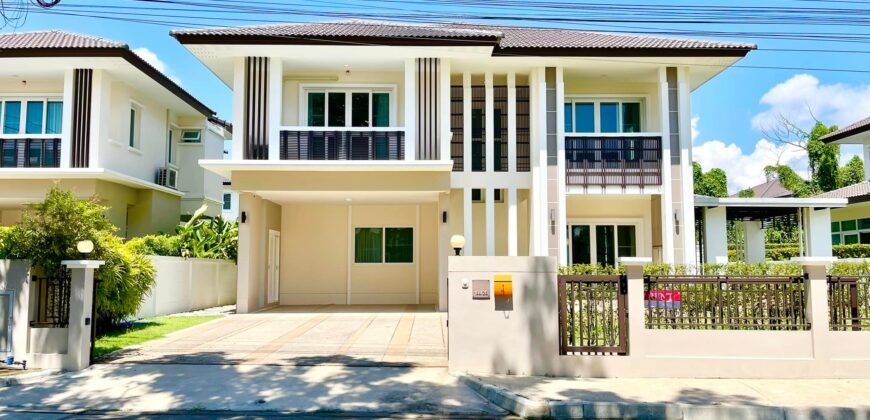 บ้านหลังใหญ่ในโครงการ 𝙏𝙝𝙚 𝙂𝙧𝙖𝙣𝙙 𝙋𝙖𝙧𝙠 ถนนวงแหวนรอบ 3 ต.สันพระเนตร อ.สันทราย จ.เชียงใหม่