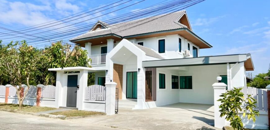 บ้านรีโนเวทใหม่ 4 ห้องนอน พร้อมที่ดินกว้างมาก แปลงมุม ต.สันผักหวาน อ.หางดง จ.เชียงใหม่