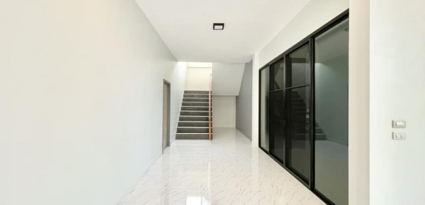 บ้านสร้างใหม่ 2 ชั้น หลังใหญ่ สไตล์โมเดิร์น เนื้อที่กว่า 300 ตร.ว. ต.ป่าไผ่ อ.สันทราย จ.เชียงใหม่ ใกล้มหาวิทยาลัยแม่โจ้ ตลาดแม่โจ้