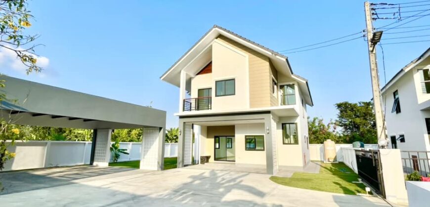 บ้านสร้างใหม่ 2 ชั้น หลังใหญ่ สไตล์มินิมอล ต.ท่าวังตาล อ.สารภี ใกล้ถนนวงแหวนรอบ 3 เพียง 650 เมตร