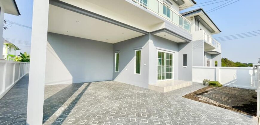 บ้านสร้างใหม่ หลังใหญ่ 2 ชั้น ต.หนองจ๊อม อ.สันทราย จ.เชียงใหม่ ใกล้แยกหนองจ๊อม, ตลาดรวมโชค, ใกล้ถนนเส้น เชียงใหม่ – พร้าว เพียง 300 เมตร