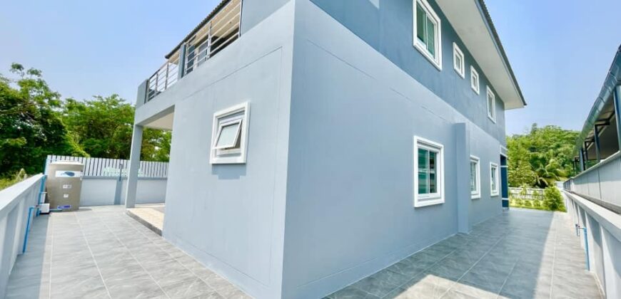 บ้านสร้างใหม่ หลังใหญ่ 2 ชั้น เนื้อที่เยอะ ต.หนองจ๊อม อ.สันทราย จ.เชียงใหม่ ใกล้วัดท่าเกวียน, ตลาดโชคดี, แยกหนองจ๊อม