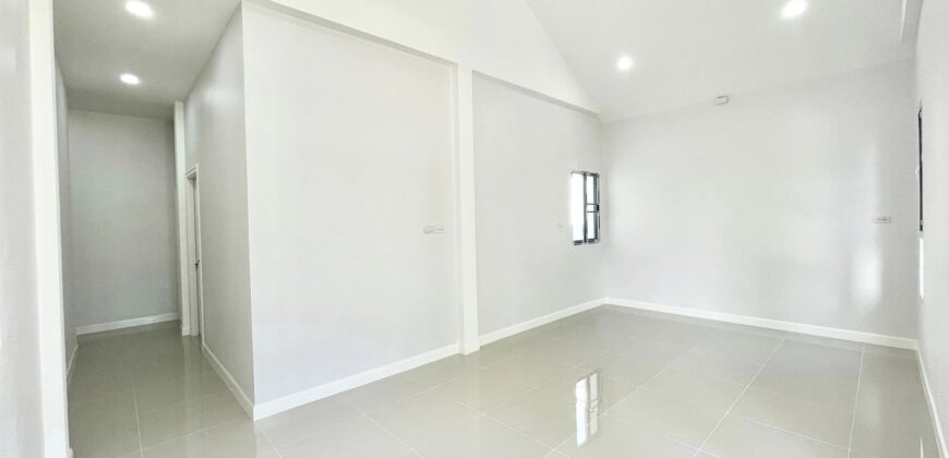 บ้านสร้างใหม่ ชั้นเดียว เนื้อที่เยอะ ต.สันผักหวาน อ.หางดง จ.เชียงใหม่ ใกล้วัดถาวรธรรม, สนามกีฬาเทศบาลตำบลสันผักหวาน, แยกสะเมิง