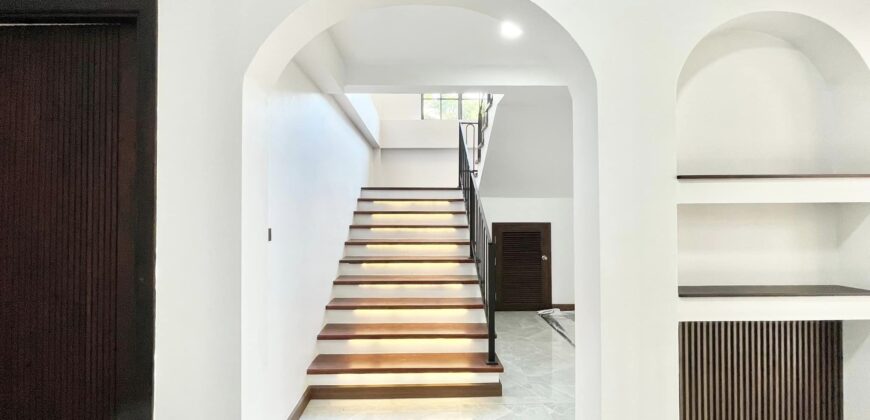 Pool Villa รีโนเวทใหม่ ต.ป่าแดด อ.เมืองเชียงใหม่ จ.เชียงใหม่ ใกล้สนามบินเชียงใหม่, Central Airport Plaza, กาดมณี